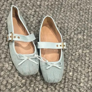 “C” Branded Light Blue Mary Jane Flats with Bow Size 38 thumbnail 2