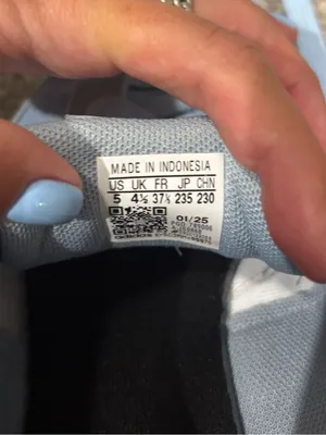 adidas Women's Light Blue Sneakers with Pale Pink Stripes thumbnail 3