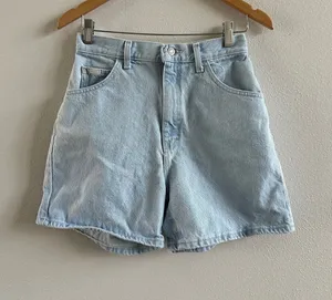Vintage LEE Denim Shorts Light Wash size 10 Med thumbnail 1