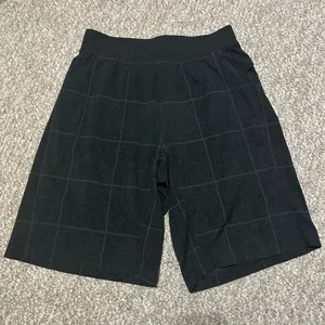 Lululemon Men’s Shorts 11” Grid Squares Pattern Black Linerless Size Medium thumbnail 1