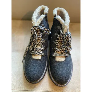 Madden NYC Wool Boots Sherpa Lined Laces Hiker Rugged Grip Cozy Granola Mountain thumbnail 2