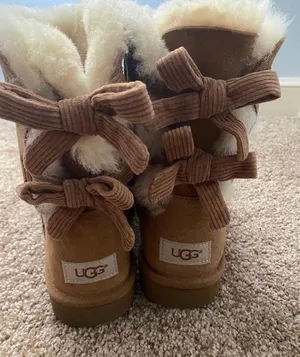 UGG boots thumbnail 3