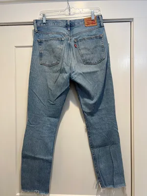 Levi's 501 Distressed Light Blue Straight Leg Women's Jeans size 28/30. thumbnail 6
