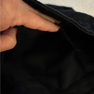 Minimalist Black Shoulder Bag with Crescent Shape thumbnail 7