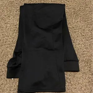 Black under armour sweatpants thumbnail 4