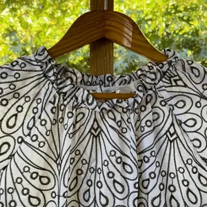 LOFT Women's Brown And White Geometric Print Flutter Sleeve Blouse Size S. NEW thumbnail 5
