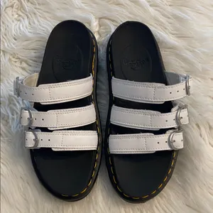 Dr. Martens Black and White Sandals size 7 BNWOT see all photos thumbnail 12