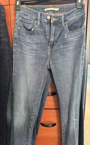 Levi’s 724 High Waist Straight Classic Mid Wash thumbnail 1