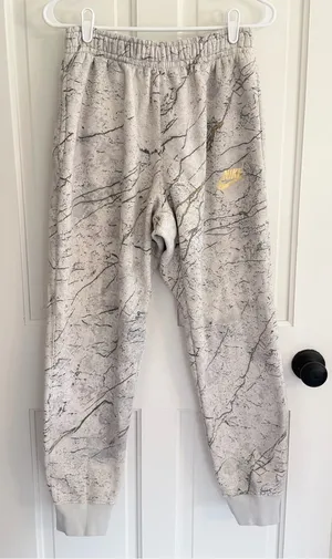 Nike‎ Sportswear Marble Print Fleece Joggers Gray Gold Logo Women’s Medium thumbnail 1