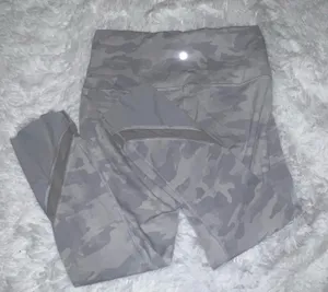 Lululemon Wunder Under with Scallop Trim and Mesh White Camouflage size 12 thumbnail 1