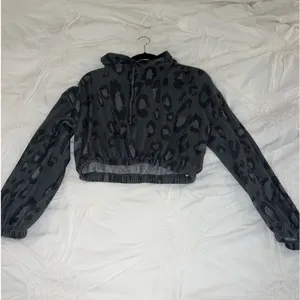 Lelis Hooded Pullover thumbnail 1