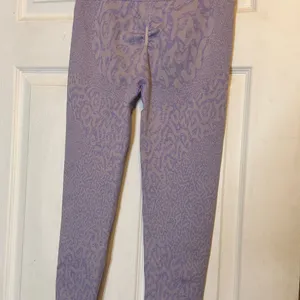 Gymshark Purple Leggings with Elastic Waistband and Full-Length‎ Fit thumbnail 4