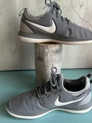 Nike Roshe Two GS Youth Size 5 Women's Size 6.5 Lifestyle Sneakers thumbnail 3