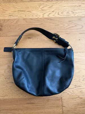Vintage 1998 Coach Black Leather Hobo Shoulder Bag–Style 9214–Gold-Tone Hardware thumbnail 2