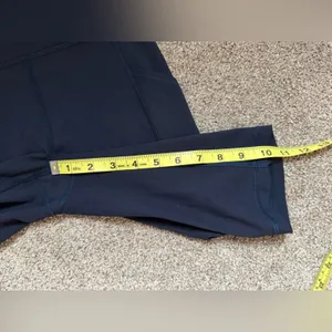 Lululemon Invigorate High-Rise Short 10" in True Navy Blue Size 4 Biker Short thumbnail 8