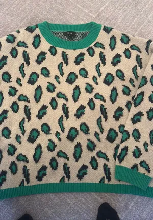 FATE sweater thumbnail 1