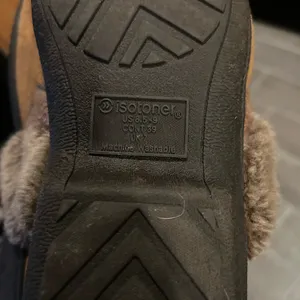Isotoner Brown Slippers with Soft faux fur Lining - size 8.5 -9 thumbnail 6
