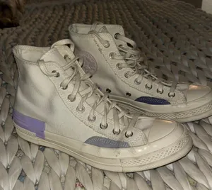 Converse Sneakers thumbnail 1