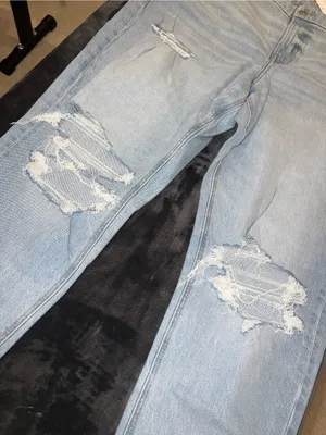 American Eagle Curvy '90s Skinny Jean in Stretch Ripped Destroyed Light Wash thumbnail 15