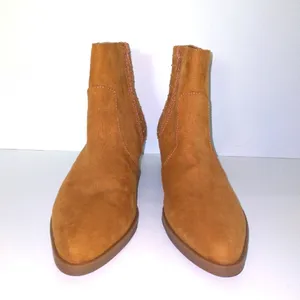 GUESS Women's 7.5M Ankle Heeled Boots Camel Color thumbnail 3
