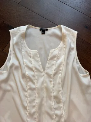 Ann Taylor Factory Cream Sleeveless V-Neck Textured Camisole - Small - C69-006 thumbnail 3