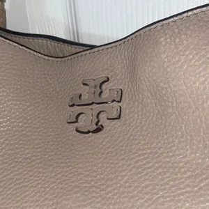 Tory Burch Light Brown Leather Mcgraw/Taylor Hobo Slouchy Bag thumbnail 2