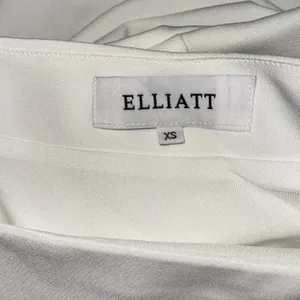 NWOT Elliatt Xara One-Shoulder Asymmetric Crepe white Cocktail Dress sz XS thumbnail 4