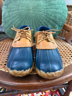 Vintage 80s LL Bean Maine Hunting Shoes Womens 7M Navy Tan Duck Bean Boots USA thumbnail 4