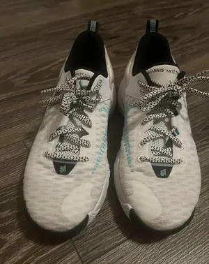 Nike Basketball Shoes Kids thumbnail 4