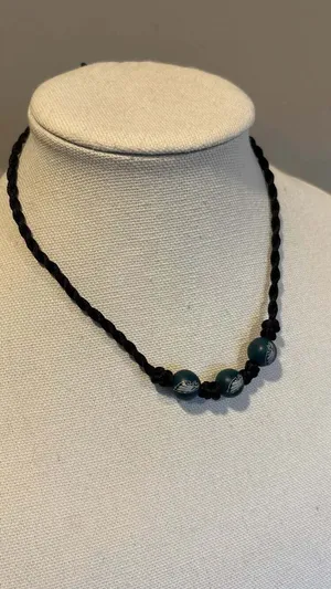 Philadelphia Eagles NFL Team Logo Bead Macramé Choker Necklace thumbnail 2