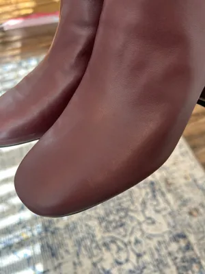KENNETH COLE NEW YORK Alec Block Heel Ankle Booties in Oxblood thumbnail 9