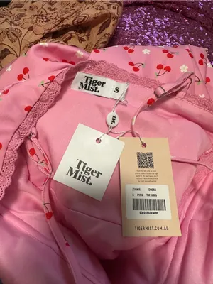 NWT tiger mist Joanie cherry dress size small thumbnail 3