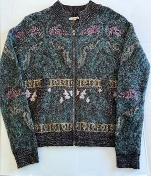 Gimmicks by BKE Women’s Sweater thumbnail 1