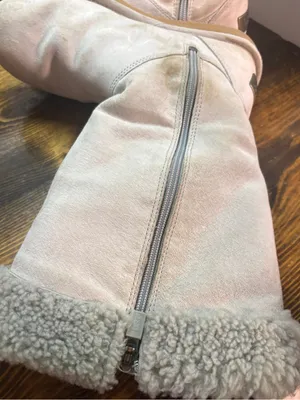 Gray Ugg boots size 8 thumbnail 6