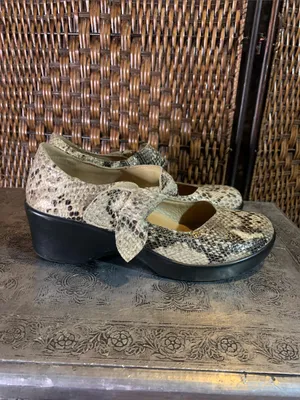 Alegria Leather Snakeskin Print Mary Jane’s Size 39 thumbnail 3