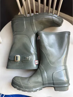 Hunter Original Mid-Calf Rain Boots in Gray, Size 10 thumbnail 3