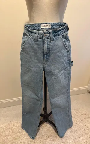Abercrombie Curve Love 90s Relaxed Jeans High-Rise thumbnail 1