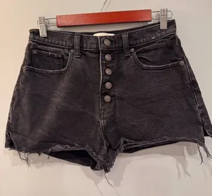 Abercrombie Curve Love High Rise Mom Shorts 6/28 thumbnail 1