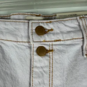 Universal Thread Women Vintage Midi‎ Shorts Size 12/31 Raw Hem Distressed Light thumbnail 9