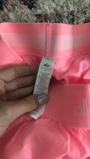 Pink Alo Shorts Yoga Neon thumbnail 3