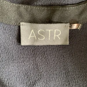 ASTR Dress Medium Sleeveless Navy V Neck Formal Cocktail Evening Party thumbnail 5