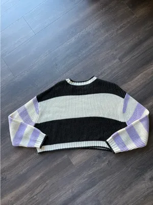 American Eagle Sweater Cropped thumbnail 6