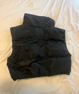 Cropped Puffer Vest Black thumbnail 2