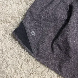 Lululemon Hotty Hot Shorts 4” Grey Size 10 thumbnail 5