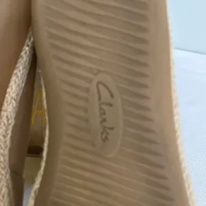 Clark’s tan women’s Danelly Shine loafer spadrilles size 10M thumbnail 7