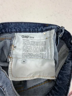 Gap 1969‎ Best Girlfriend Denim Cutoff Shorts Women’s 28 Distressed Raw Hem thumbnail 4