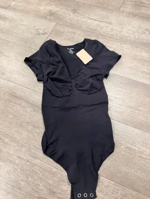 Seamless Black Short Sleeve Shaping Bodysuit Size M thumbnail 6