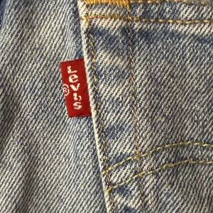 LEVI’S 501 Classic High Rise Button Fly Denim Shorts Size 31 thumbnail 6