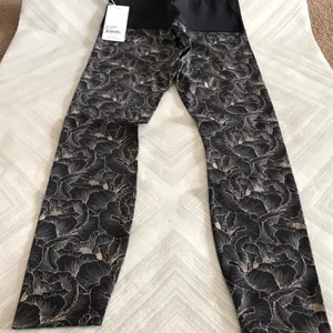 Varley Estrella Black with Floral Print Leggings Size M thumbnail 6