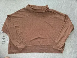American Eagle Crop Turtleneck‎ Sweater Size Large thumbnail 1